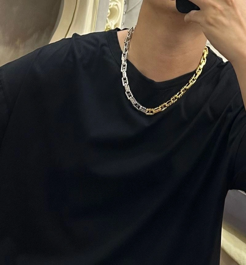 Breathable Louis Vuitton Necklaces 250466