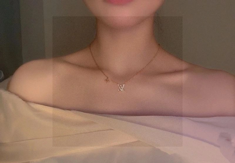 Louis Vuitton Necklaces Sophisticated 250452