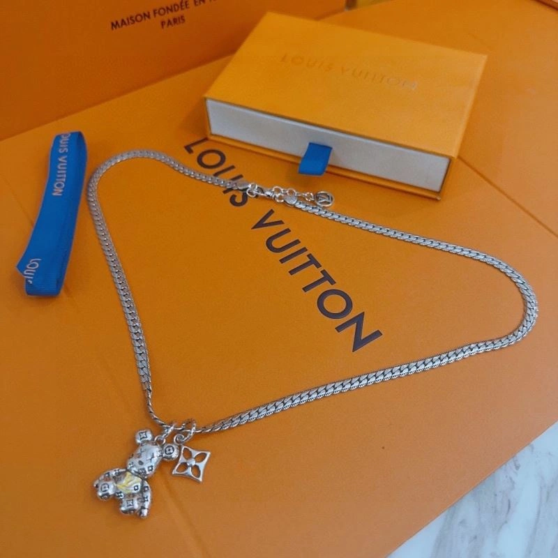 Comfortable Louis Vuitton Necklaces 250448