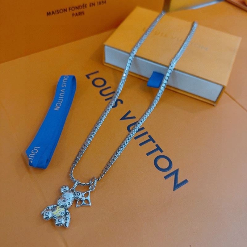 Comfortable Louis Vuitton Necklaces 250448