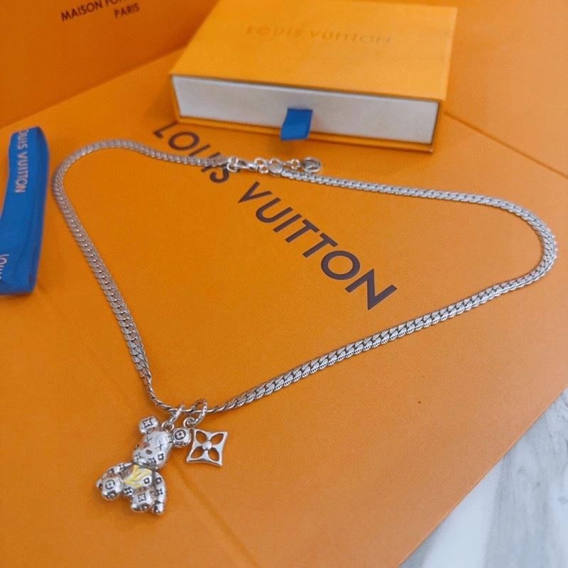Comfortable Louis Vuitton Necklaces 250448