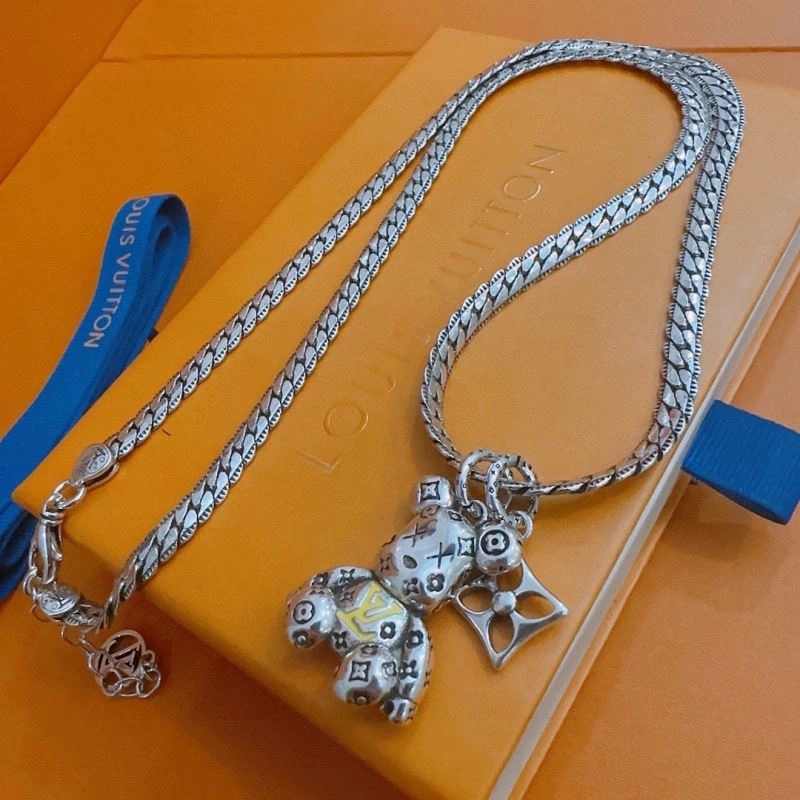 Comfortable Louis Vuitton Necklaces 250448