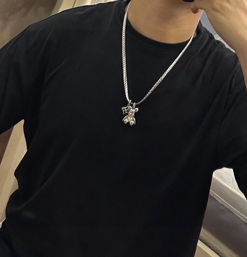 Comfortable Louis Vuitton Necklaces 250448