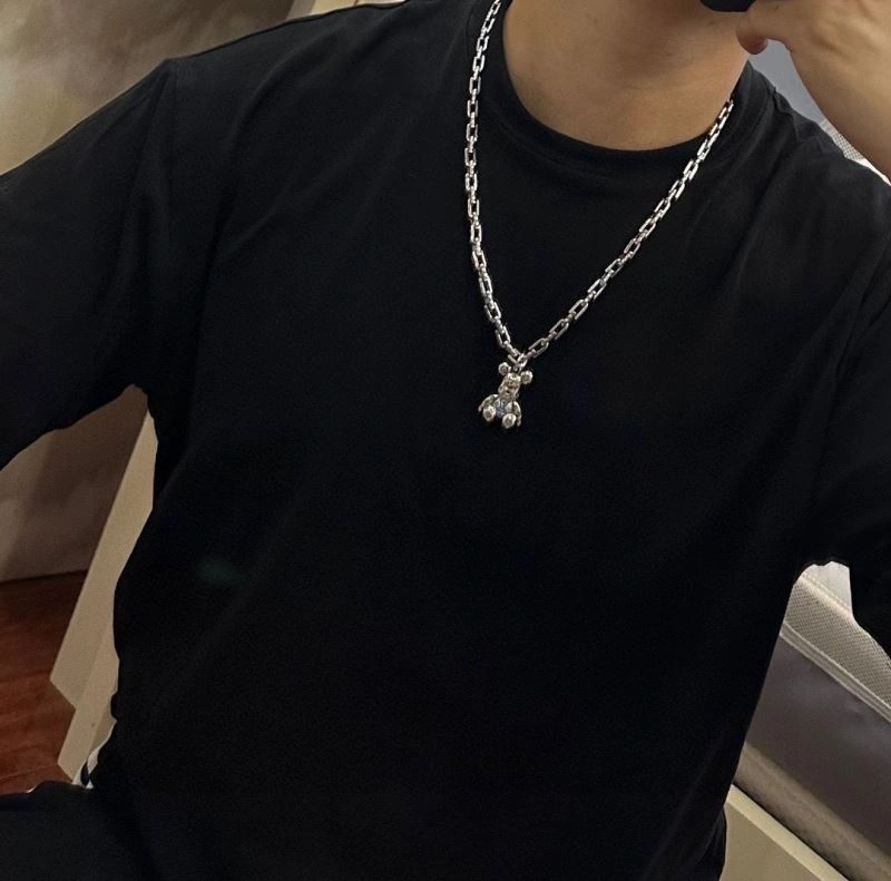 ZipUp Louis Vuitton Necklaces 250461