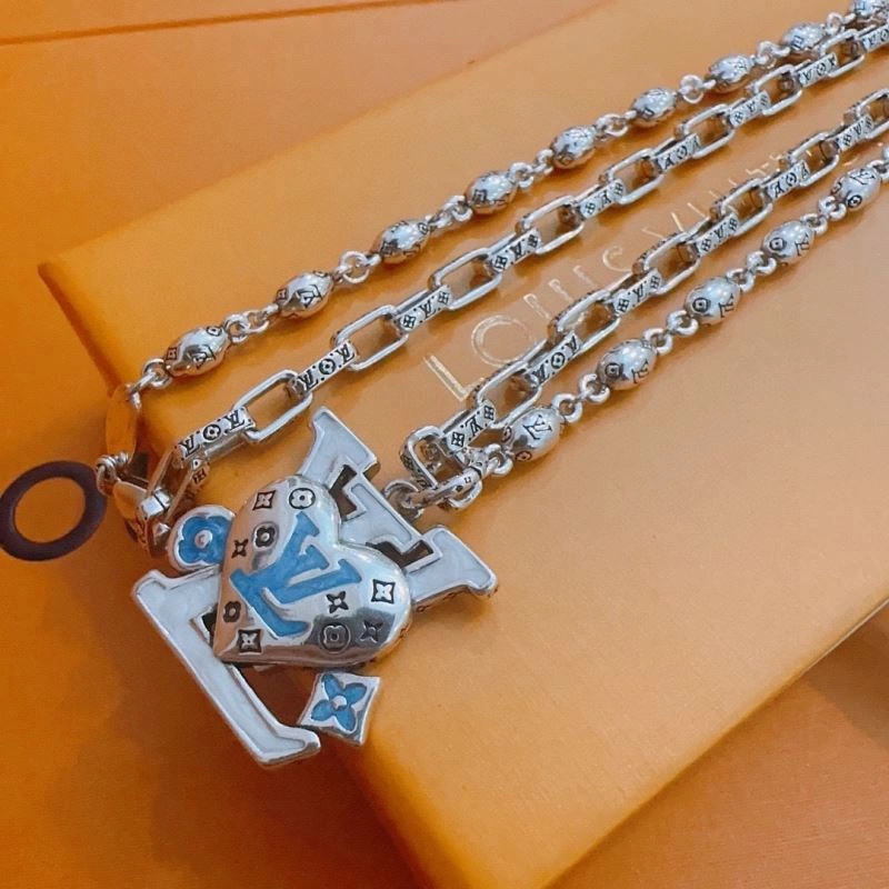 Lightweight Louis Vuitton Necklaces 250471