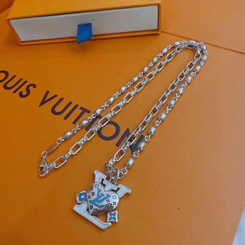 Lightweight Louis Vuitton Necklaces 250471