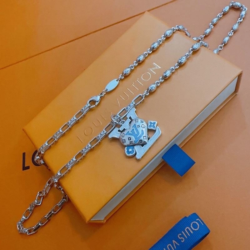 Lightweight Louis Vuitton Necklaces 250471