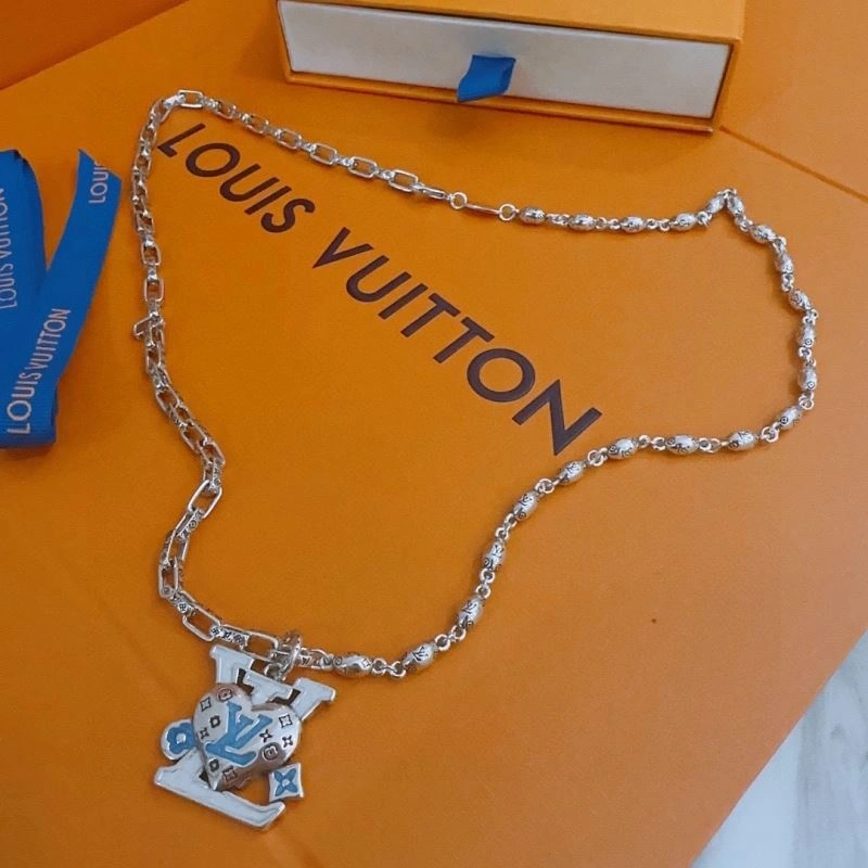 Lightweight Louis Vuitton Necklaces 250471