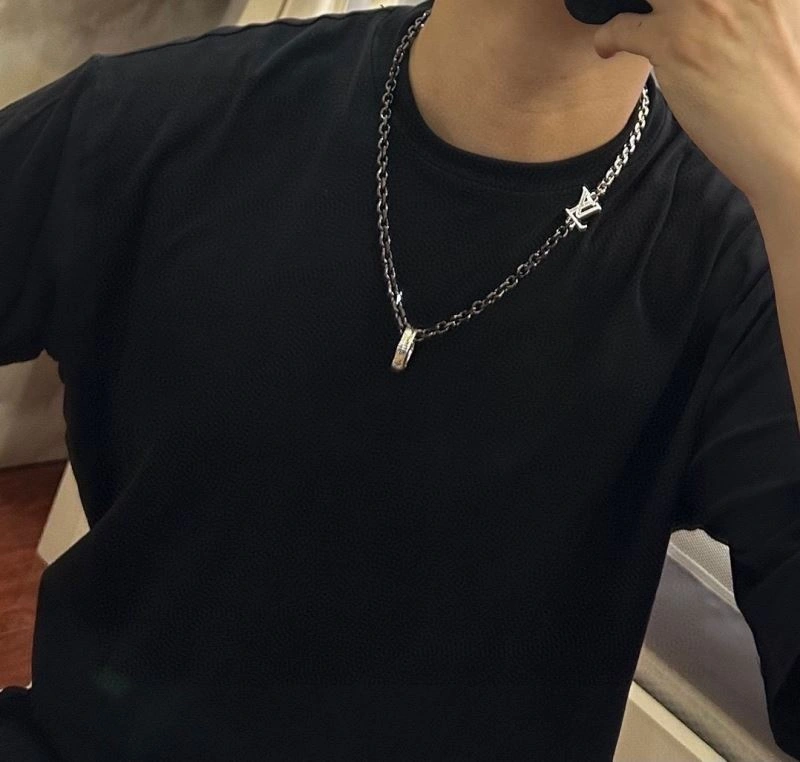 Louis Vuitton Necklaces AllSeason 250477