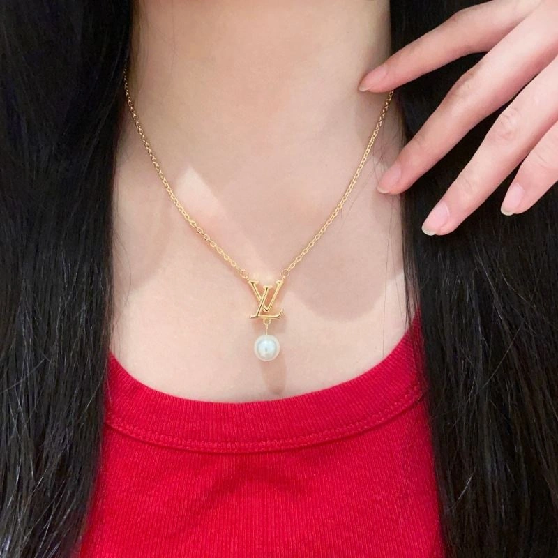 Louis Vuitton Necklaces Unique 250475