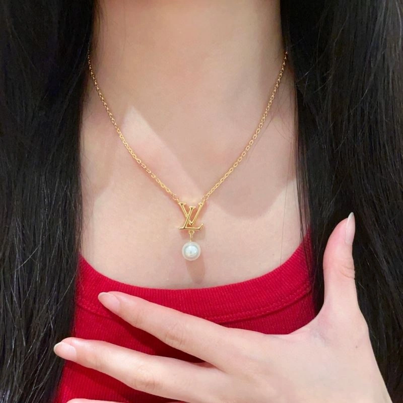 Louis Vuitton Necklaces Unique 250475