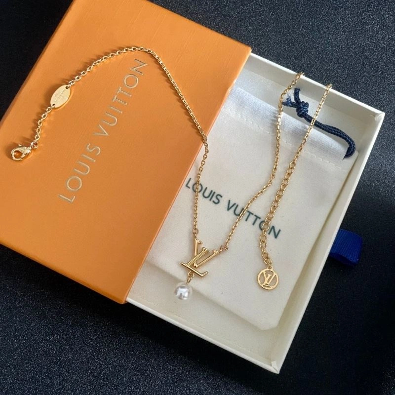 Louis Vuitton Necklaces Unique 250475