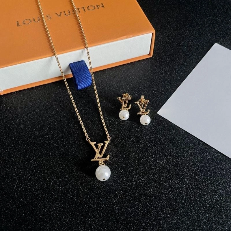 Louis Vuitton Necklaces Unique 250475