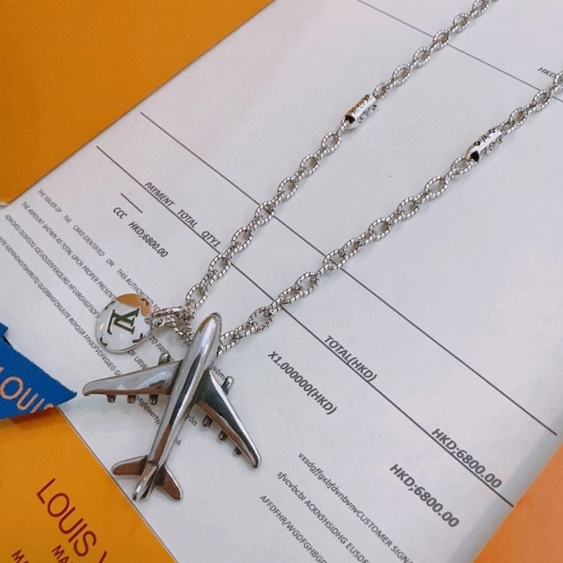 Casual Louis Vuitton Necklaces 250476