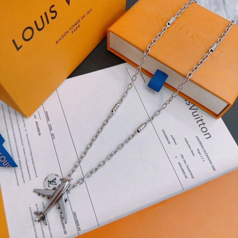 Casual Louis Vuitton Necklaces 250476