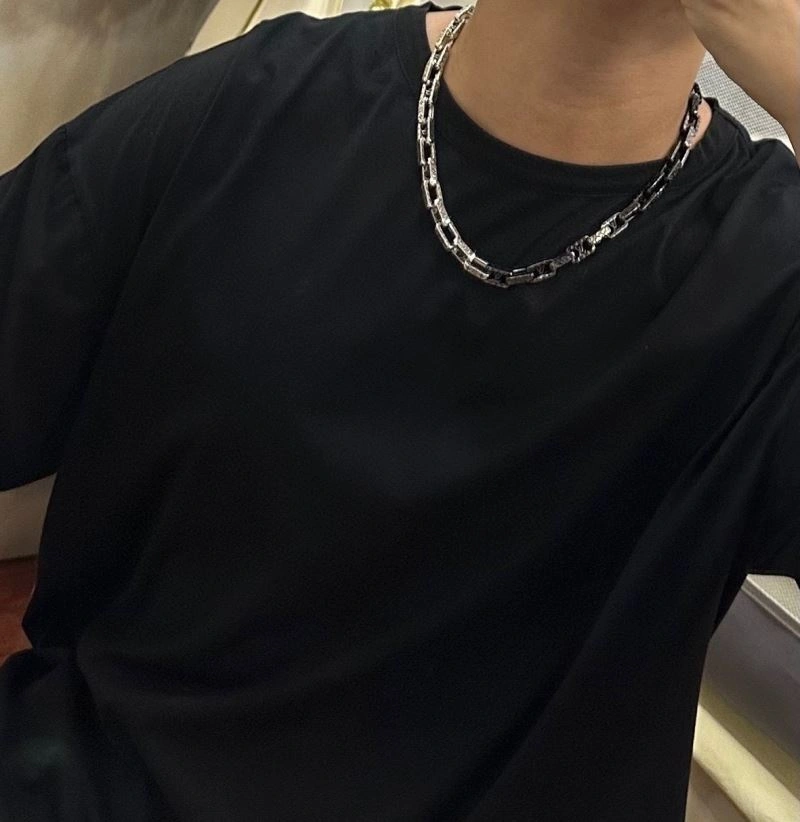 Louis Vuitton Necklaces Upgraded 250473