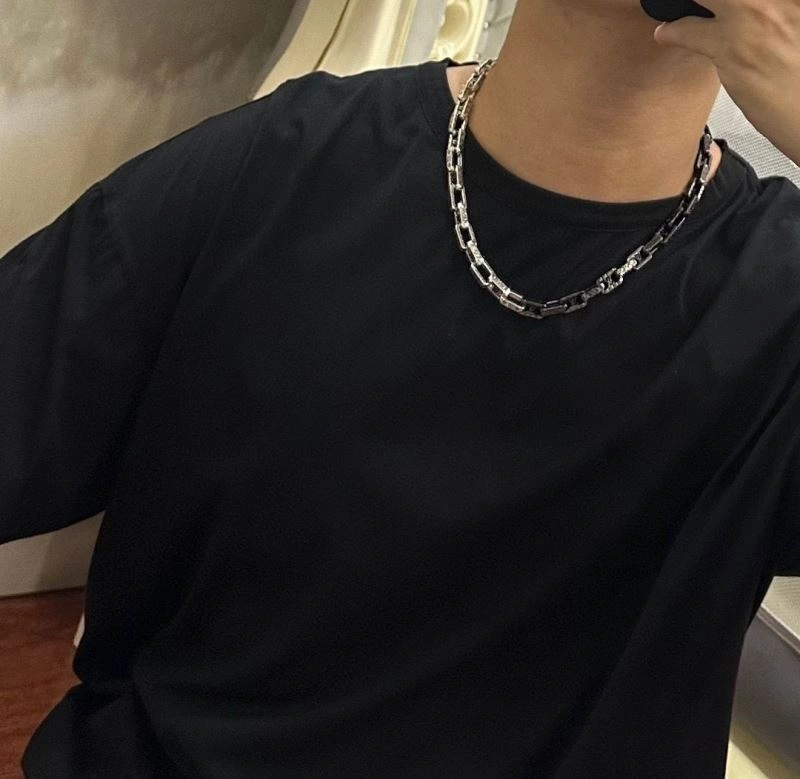 Louis Vuitton Necklaces Upgraded 250473