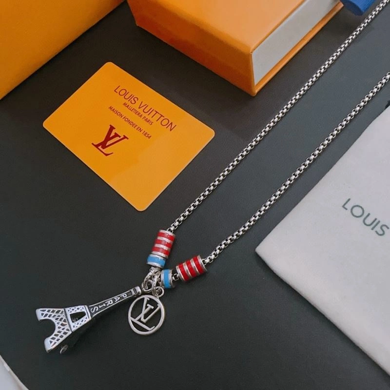 Trendsetting Louis Vuitton Necklaces 250467