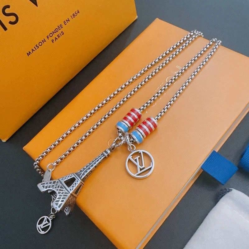 Trendsetting Louis Vuitton Necklaces 250467