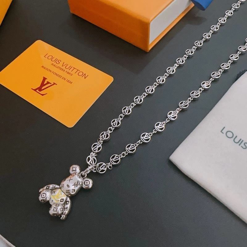 TechFriendly Louis Vuitton Necklaces 250458