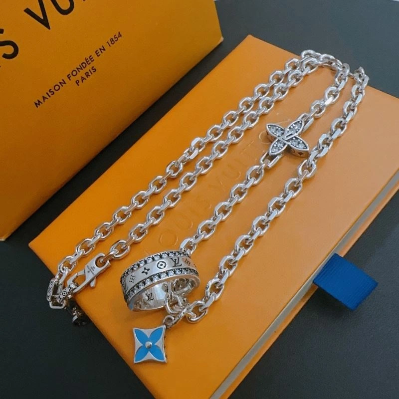 Louis Vuitton Necklaces Sporty 250463