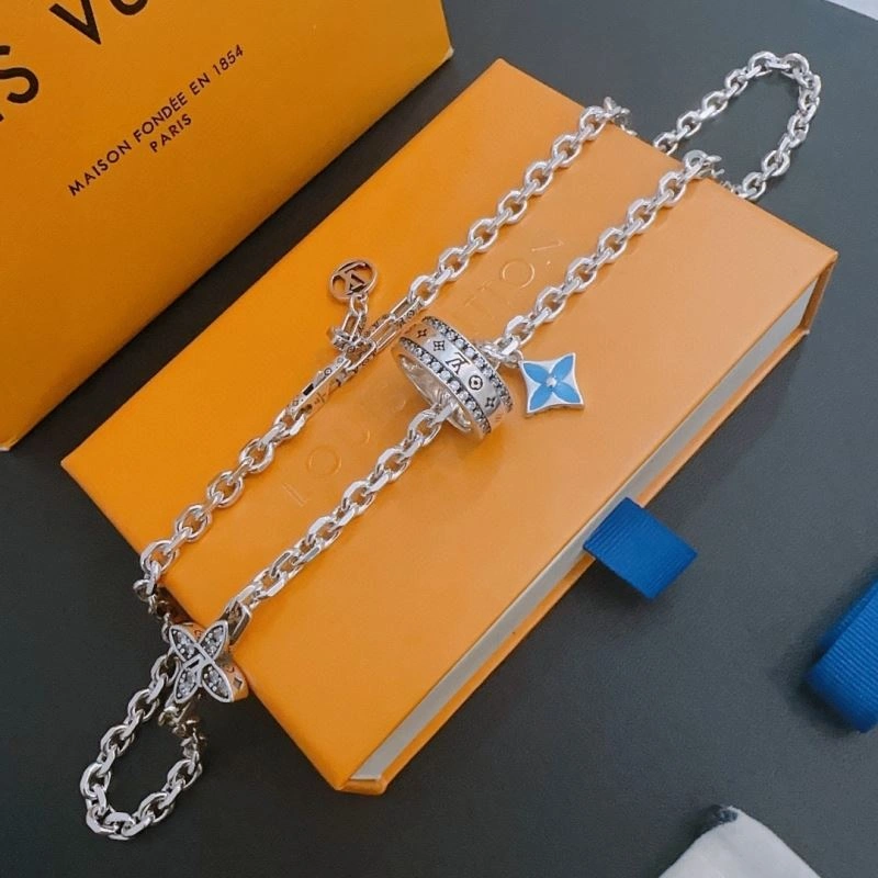 Louis Vuitton Necklaces Sporty 250463