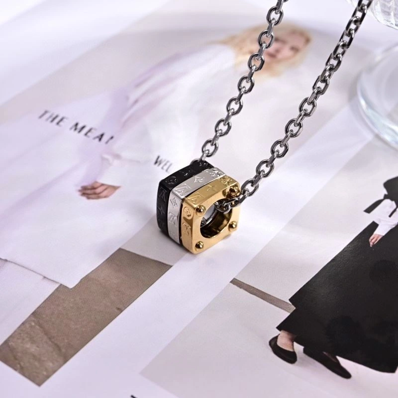 MultiPurpose Louis Vuitton Necklaces 250447