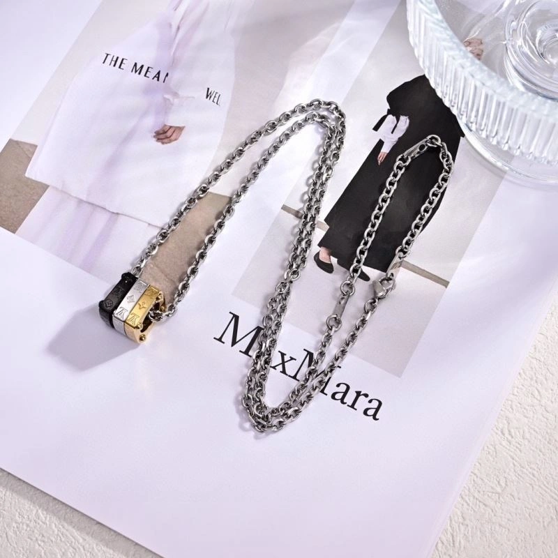MultiPurpose Louis Vuitton Necklaces 250447