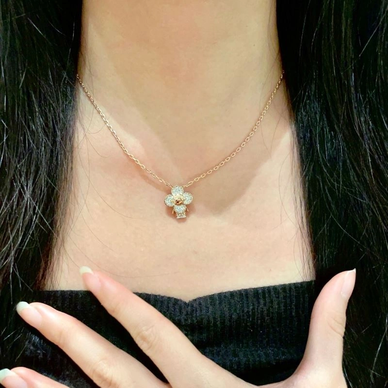 Vibrant Louis Vuitton Necklaces 250456