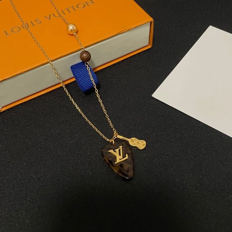 Sporty Louis Vuitton Necklaces 250455