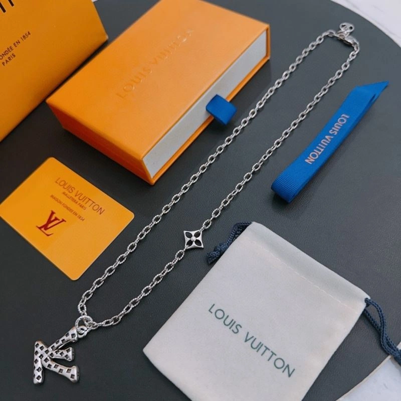 Louis Vuitton Necklaces Durable 250449