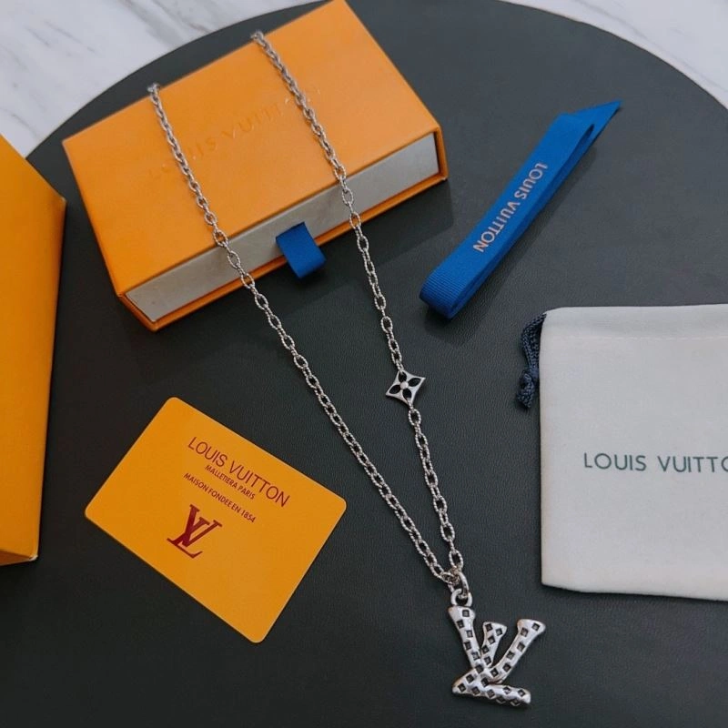 Louis Vuitton Necklaces Durable 250449