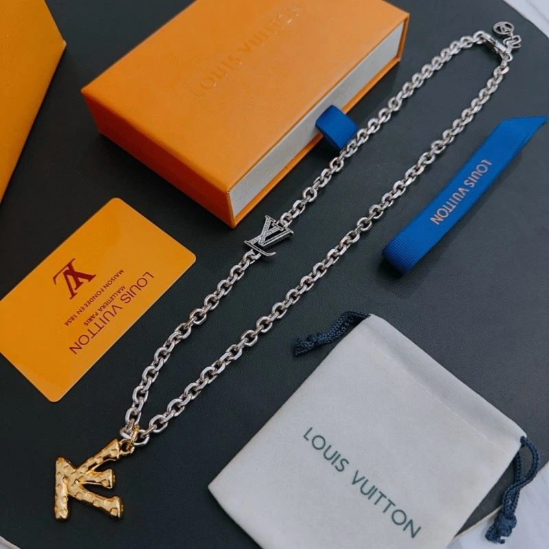 DailyWear Louis Vuitton Necklaces 250444