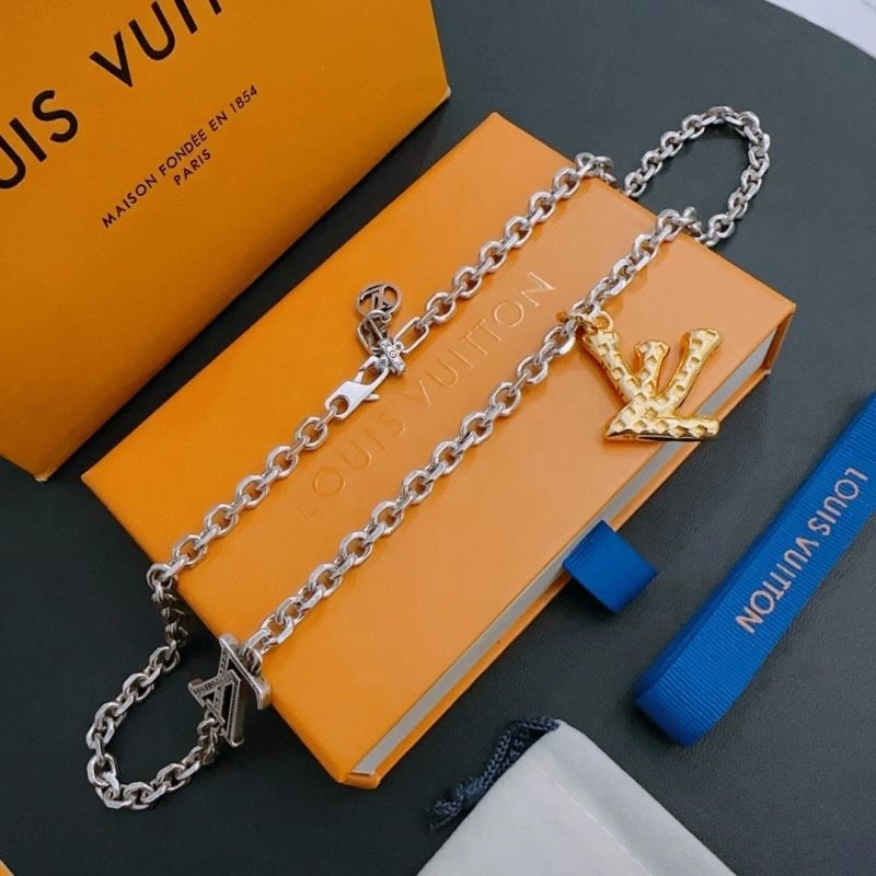 DailyWear Louis Vuitton Necklaces 250444