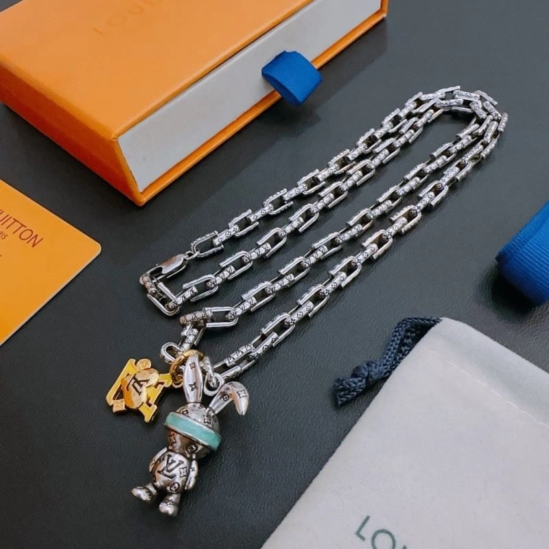 Louis Vuitton Necklaces Snug 250443