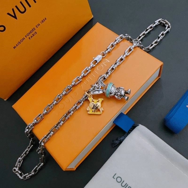 Louis Vuitton Necklaces Snug 250443