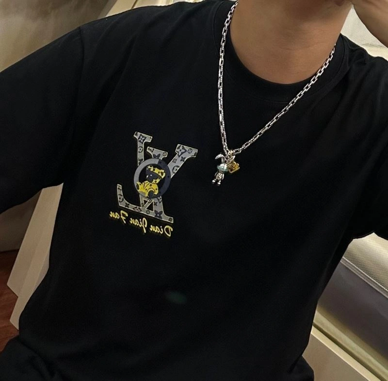 Louis Vuitton Necklaces Snug 250443