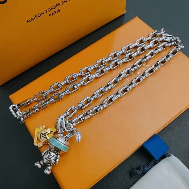 Louis Vuitton Necklaces Snug 250443