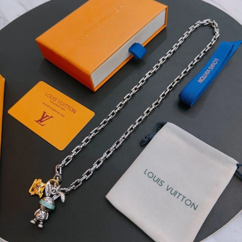 Louis Vuitton Necklaces Snug 250443