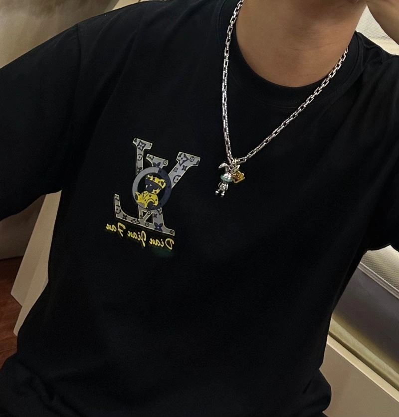 Louis Vuitton Necklaces Snug 250443