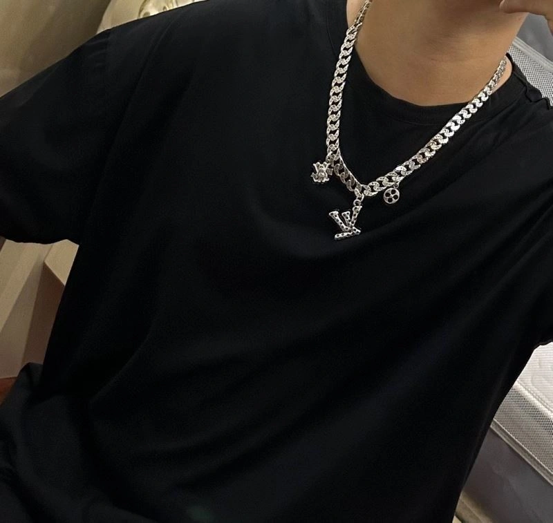 Louis Vuitton Necklaces StreetReady 250439