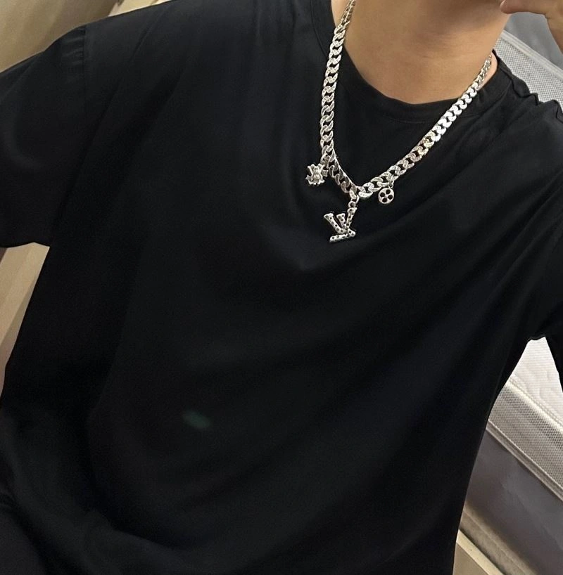 Louis Vuitton Necklaces StreetReady 250439