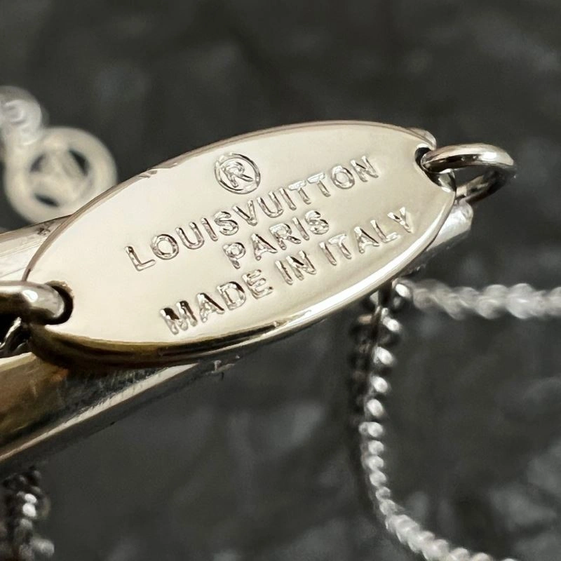 Louis Vuitton Necklaces ComfortFit 250438