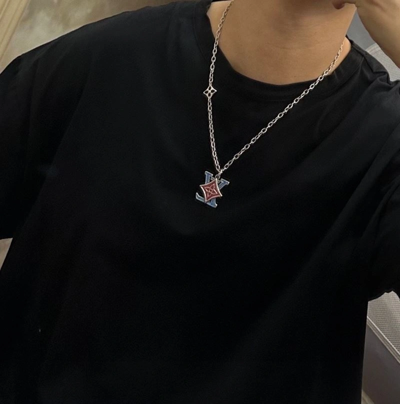 OnTrend Louis Vuitton Necklaces 250436