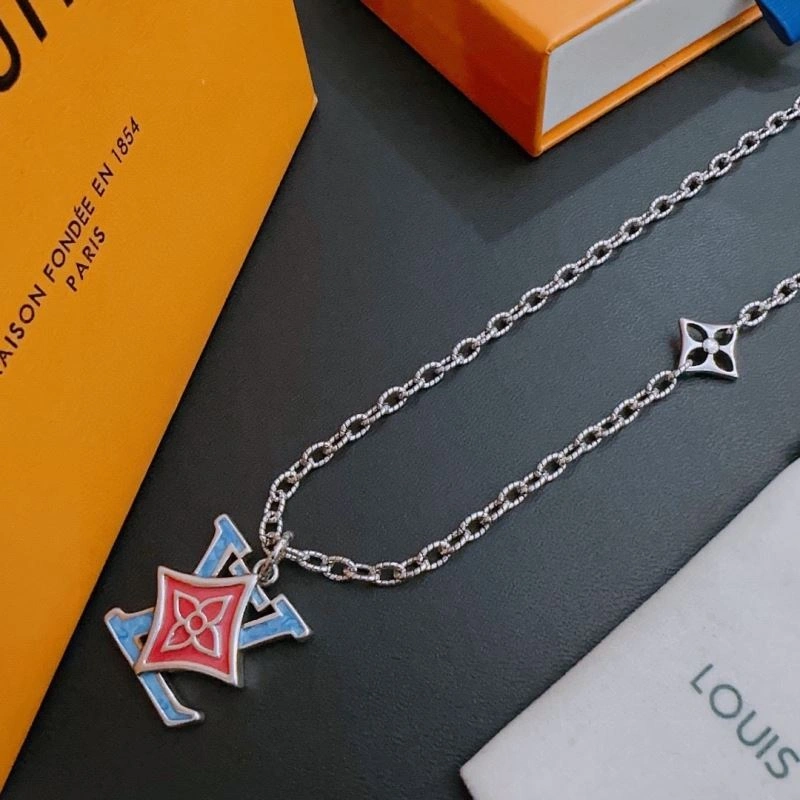 OnTrend Louis Vuitton Necklaces 250436