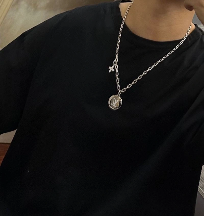 Louis Vuitton Necklaces Colorful 250413