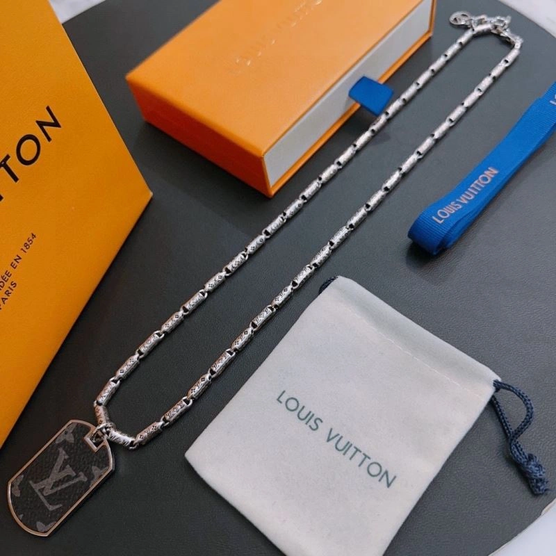 Louis Vuitton Necklaces Bold 250421