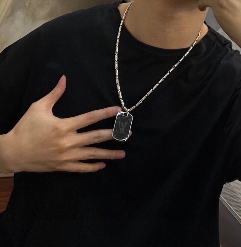 Louis Vuitton Necklaces Bold 250421