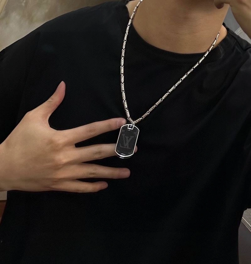 Louis Vuitton Necklaces Bold 250421