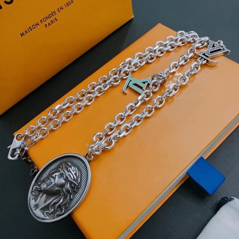 Sophisticated Louis Vuitton Necklaces 250407
